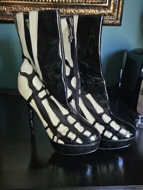 Black and White Skeleton-Print Patent Ankle Boots Too Fast Brand